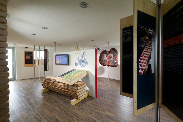 Informationen und Interaktionen im Feldbergturm  Schwarzwlder Schinkenmuseum